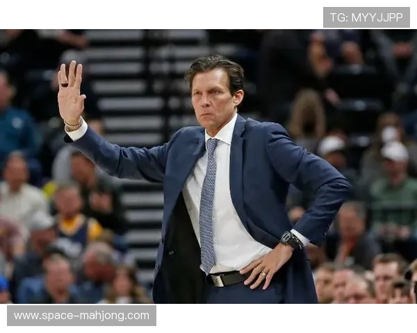 教练战术调整受关注，临场指挥定胜负